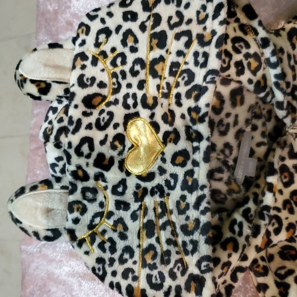 Pajama - Picture 6 of 9